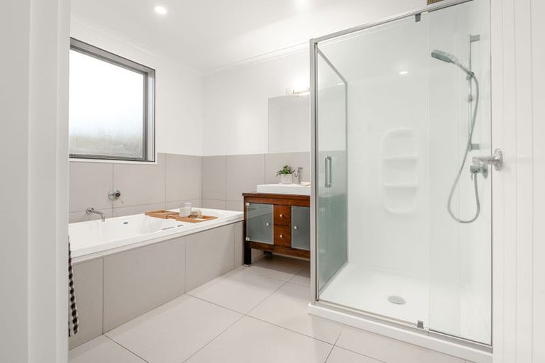 Photo of property in 106 Saint James Drive, Huntington, Hamilton, 3210