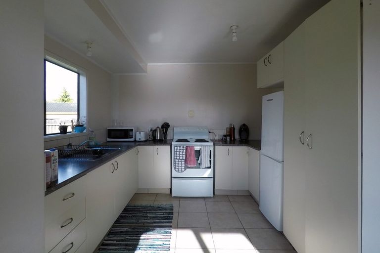 Photo of property in 17a Riserra Drive, Ranui, Auckland, 0612