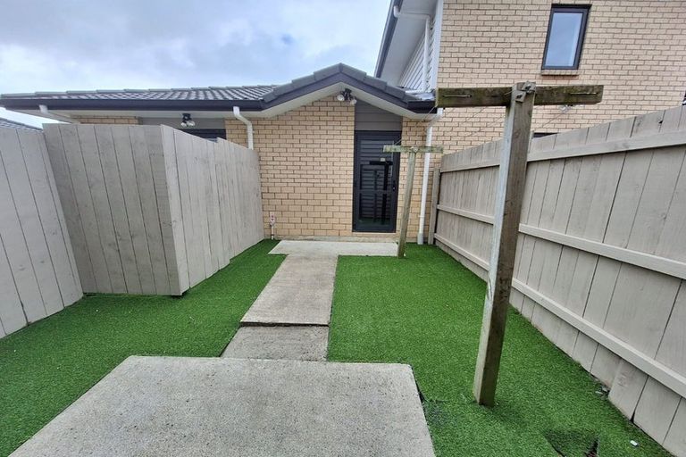 Photo of property in 10/4 Wallson Crescent, Wiri, Auckland, 2104