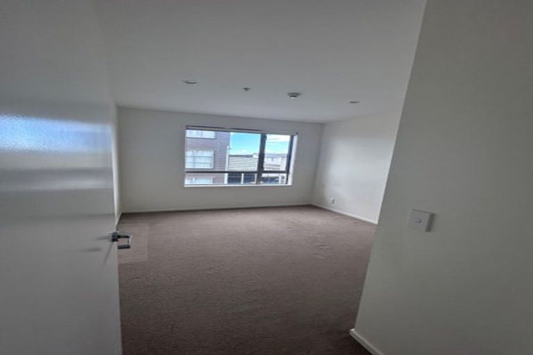 Photo of property in 101/160b Hobsonville Point Road, Hobsonville, Auckland, 0616