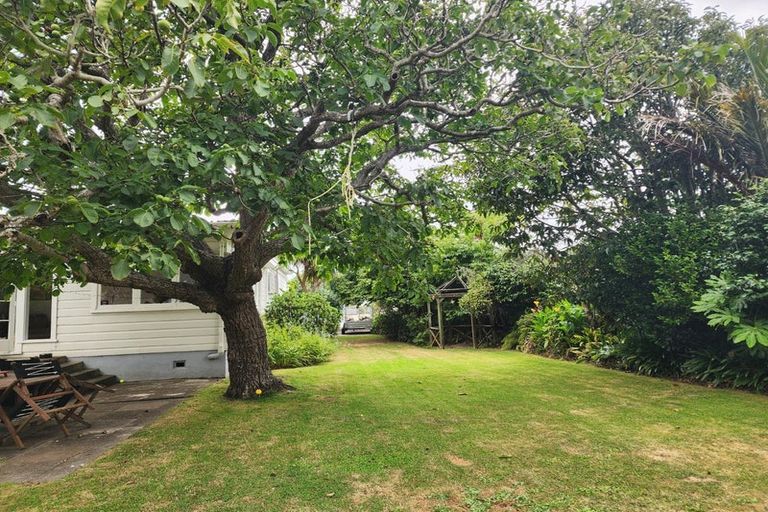 Photo of property in 17 Nikau Grove, Woburn, Lower Hutt, 5010