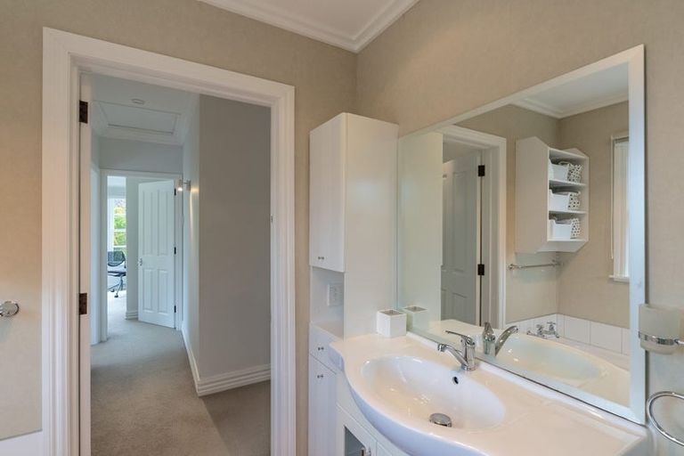 Photo of property in 2 Kohekohe Road, Waikanae, 5036