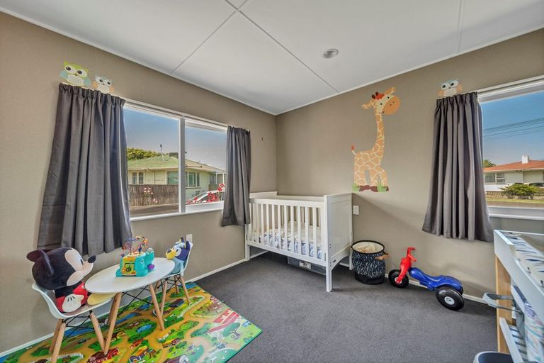 Photo of property in 6 Pacey Avenue, Hawera, 4610