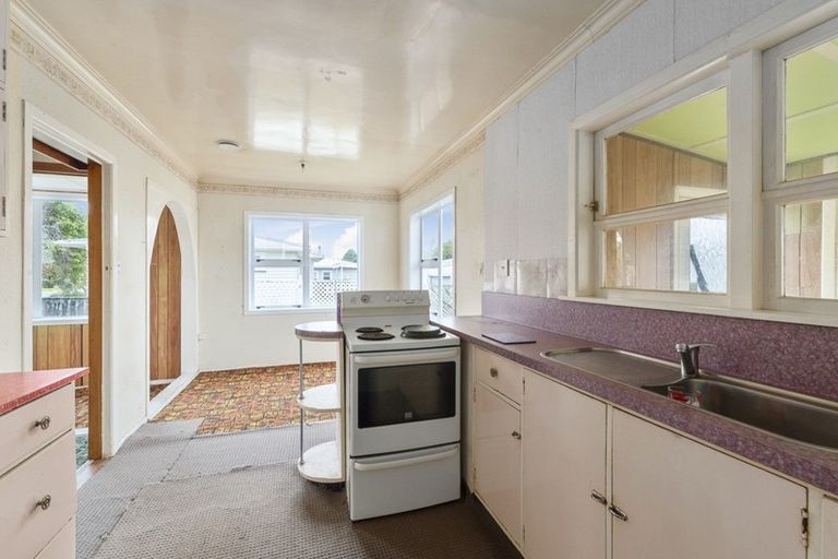 Photo of property in 14 Ferguson Street, Levin, 5510