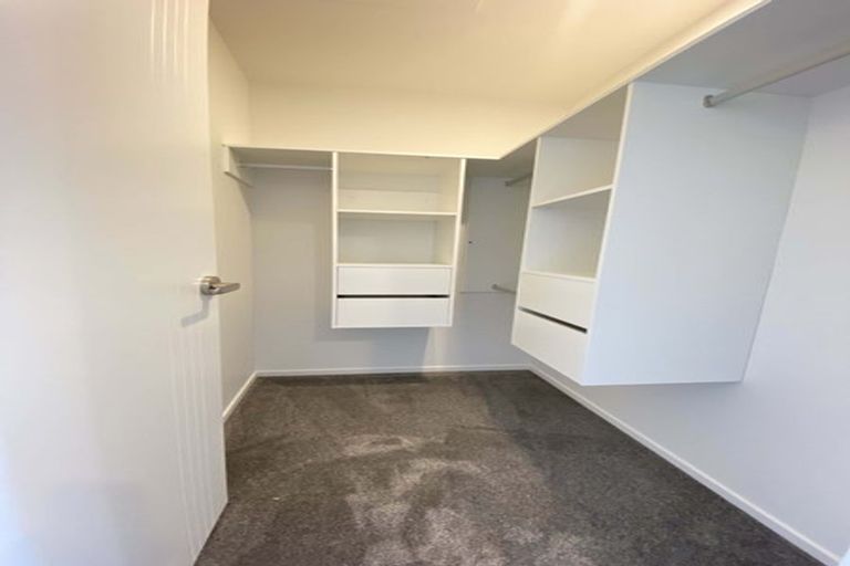 Photo of property in 42 Lavelle Road, Henderson, Auckland, 0612