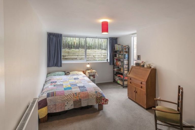Photo of property in 10a Palm Grove, Berhampore, Wellington, 6023