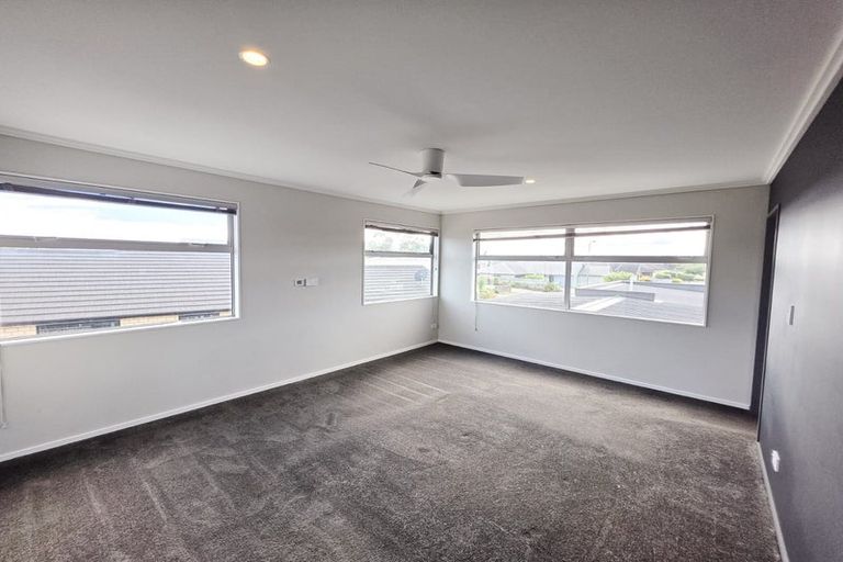 Photo of property in 49 San Priamo Place, Paraparaumu Beach, Paraparaumu, 5032