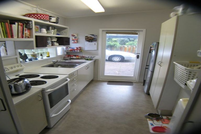 Photo of property in 1/135 Glenfield Road, Hillcrest, Auckland, 0626