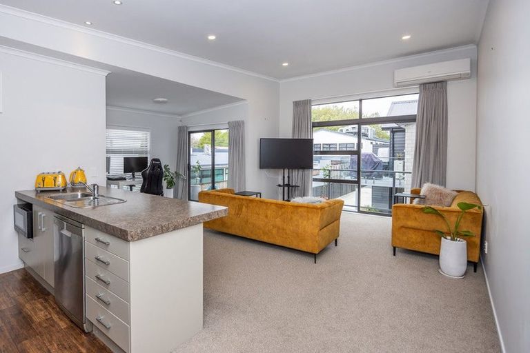 Photo of property in 17u4 Cook Street, Hamilton East, Hamilton, 3216