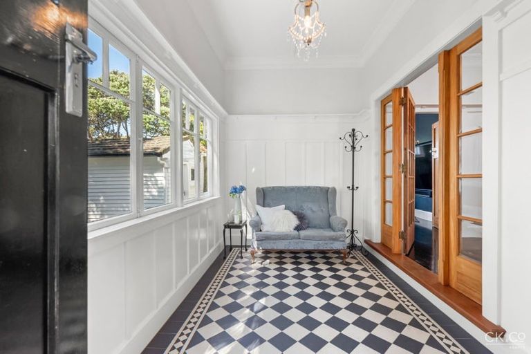 Photo of property in 16 Hinau Street, Woburn, Lower Hutt, 5010