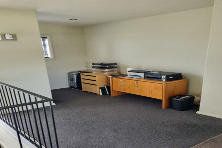 Photo of property in 35 Barbados Way, One Tree Point, 0118