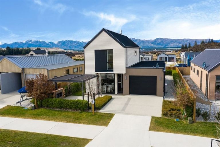Photo of property in 52 Mount Linton Avenue, Wanaka, 9305