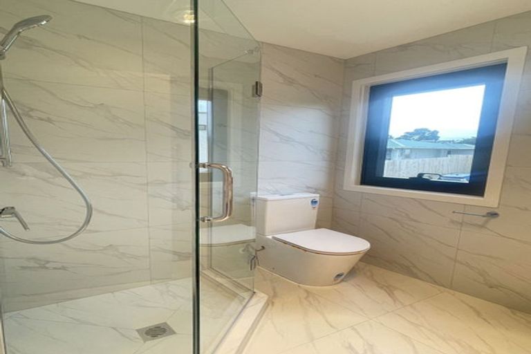 Photo of property in 1/15 Toru Street, Te Atatu Peninsula, Auckland, 0610