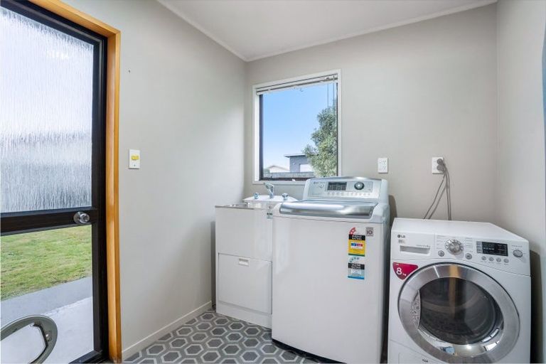 Photo of property in 37 Anne Street, Winton, 9720