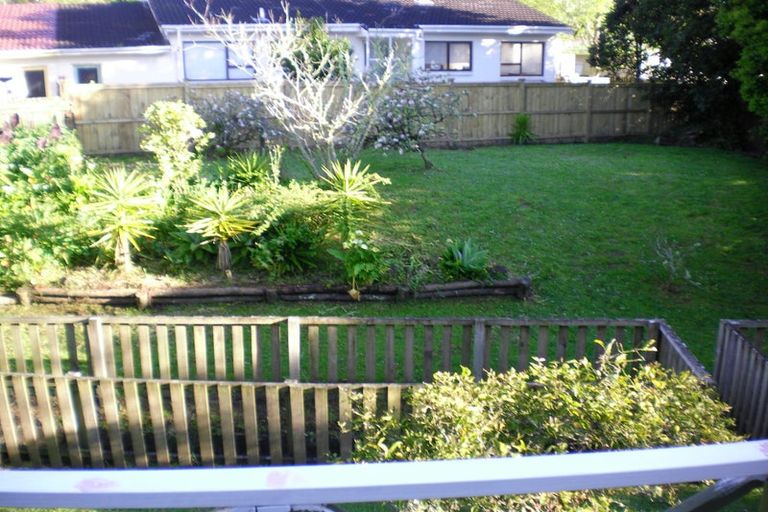 Photo of property in 2/92 Moore Street, Hillcrest, Auckland, 0627