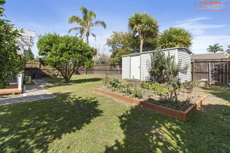 Photo of property in 6 Aristoy Close, Conifer Grove, Takanini, 2112