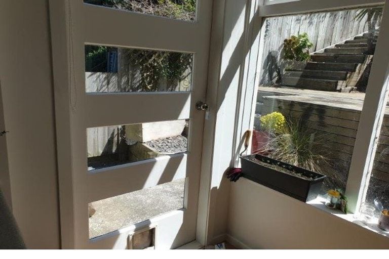 Photo of property in 32 Severn Street, Island Bay, Wellington, 6023