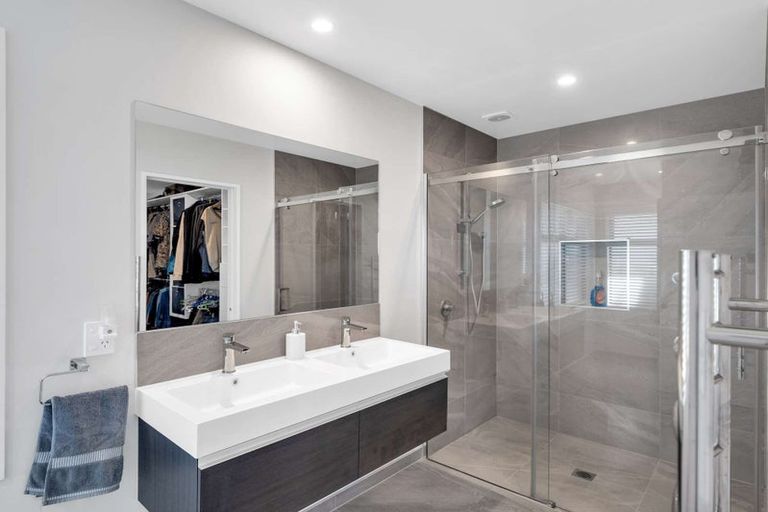 Photo of property in 28 Te Haunui Lane, Pegasus, 7612