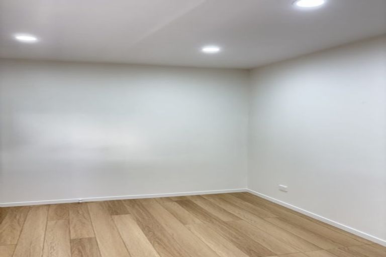 Photo of property in 1/307 East Coast Road, Mairangi Bay, Auckland, 0630