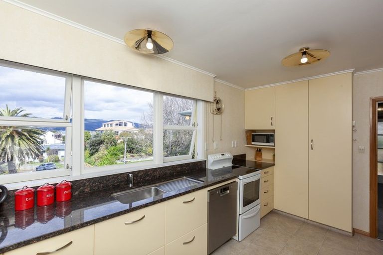 Photo of property in 23 Percival Road, Paraparaumu Beach, Paraparaumu, 5032