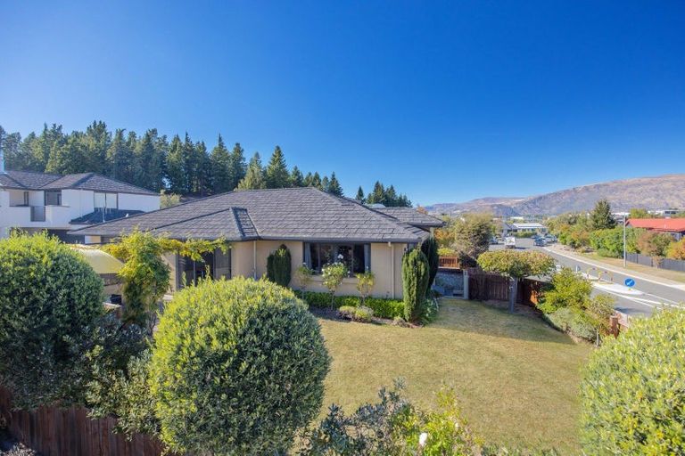 Photo of property in 45 Kings Drive, Wanaka, 9305