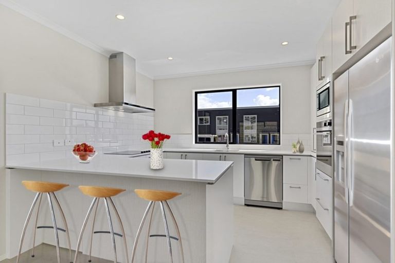 Photo of property in 4 Dragonfly Way, Massey, Auckland, 0614