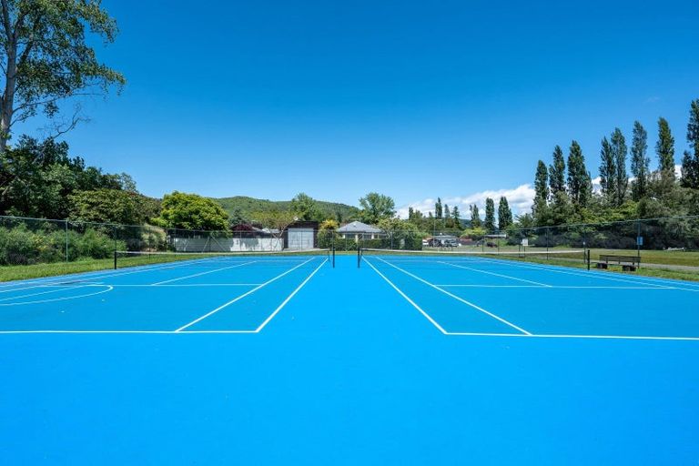 Photo of property in 25 Kinloch Road, Kinloch, Taupo, 3377