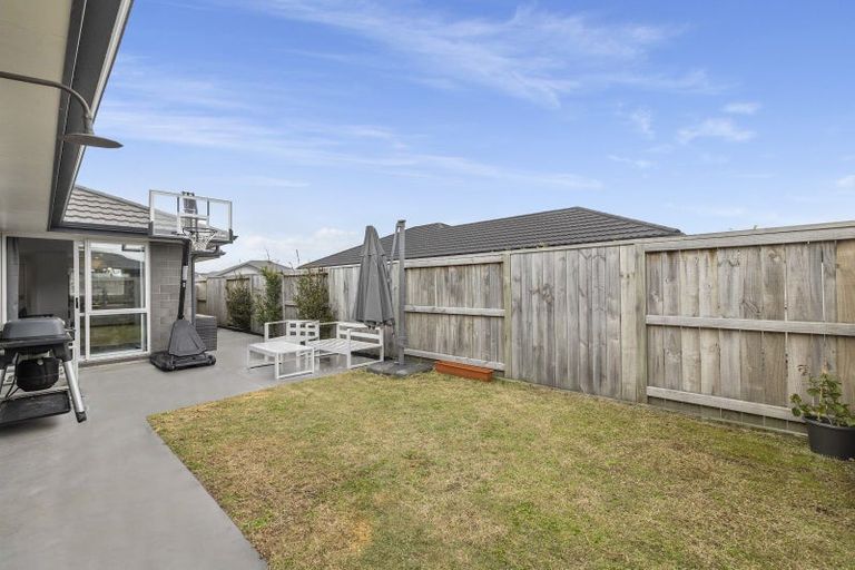 Photo of property in 8 Kanapa Close, Papamoa, 3118