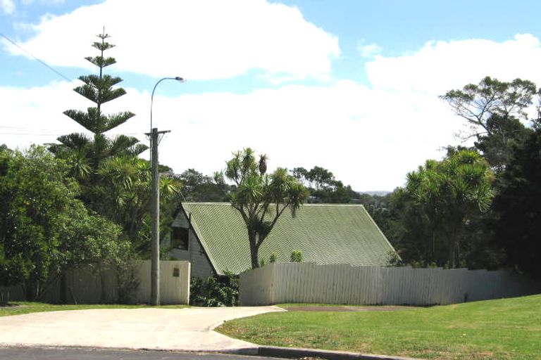 Photo of property in 3/2 Hobby Avenue, Birkdale, Auckland, 0626