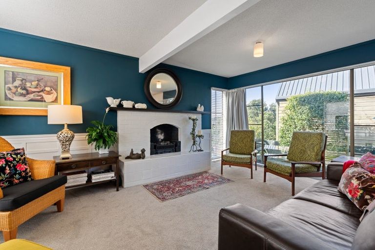 Photo of property in 8a Cassis Place, Crofton Downs, Wellington, 6035