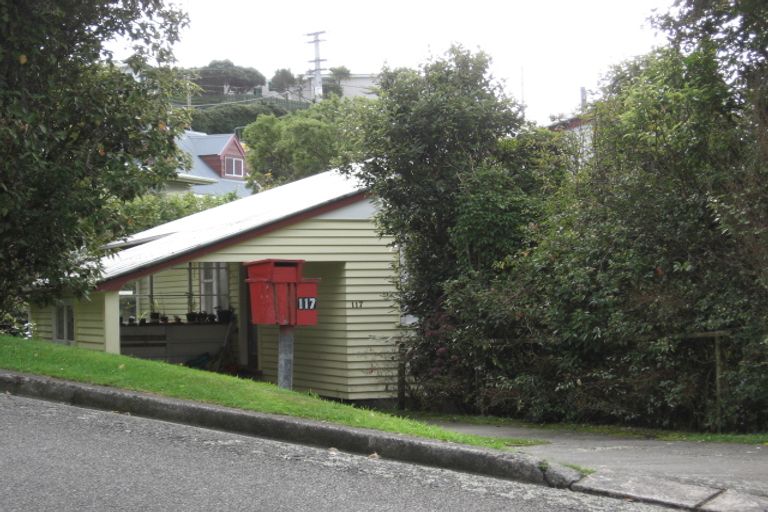 Photo of property in 117 Ruskin Road, Newlands, Wellington, 6037