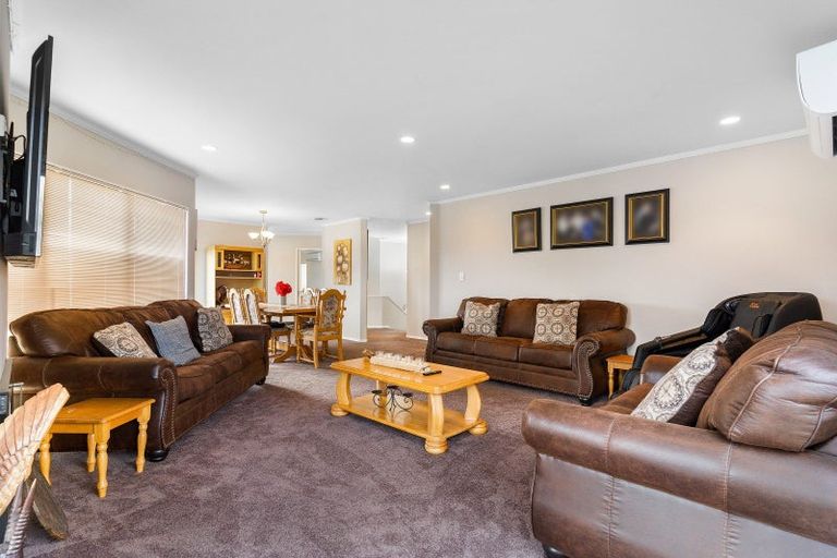 Photo of property in 8 Chiania Place, Somerville, Auckland, 2014