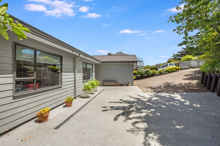 Photo of property in 39 Saunders Close, Whitby, Porirua, 5024