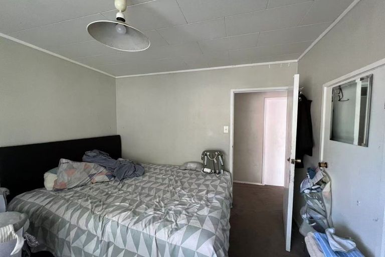 Photo of property in 48 Spence Road, Henderson, Auckland, 0612