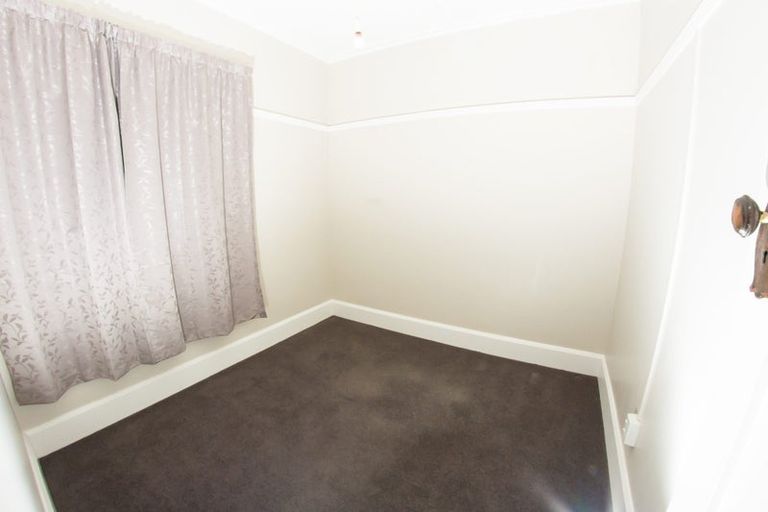 Photo of property in 90 Freyberg Street, Lyall Bay, Wellington, 6022