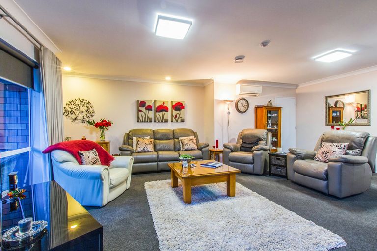 Photo of property in 2/259 Hobsonville Road, Hobsonville, Auckland, 0618