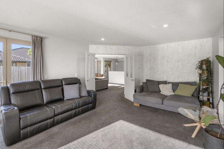 Photo of property in 24 Rochester Crescent, Rolleston, 7614