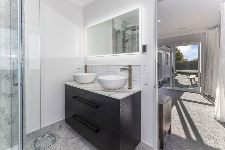 Photo of property in 155 Guildford Drive, Paraparaumu Beach, Paraparaumu, 5032