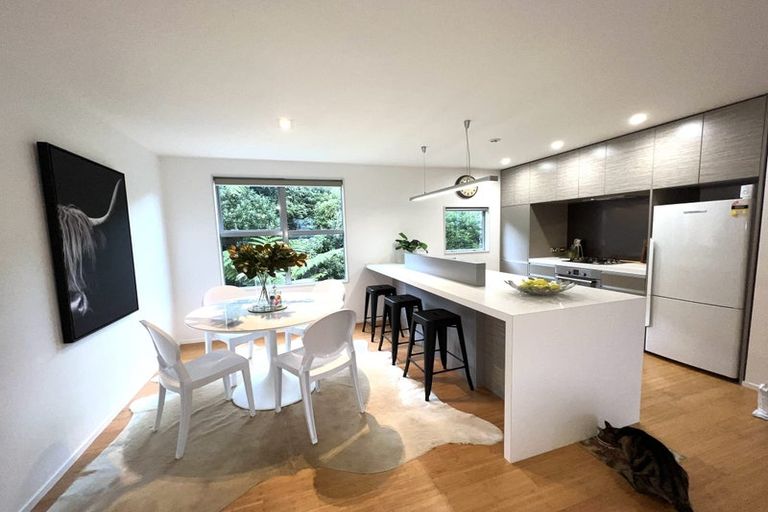 Photo of property in 44 Saddleback Grove, Karori, Wellington, 6012