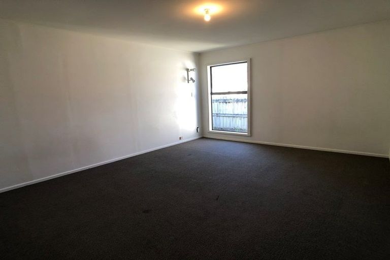 Photo of property in 36 Larnoch Road, Henderson, Auckland, 0610