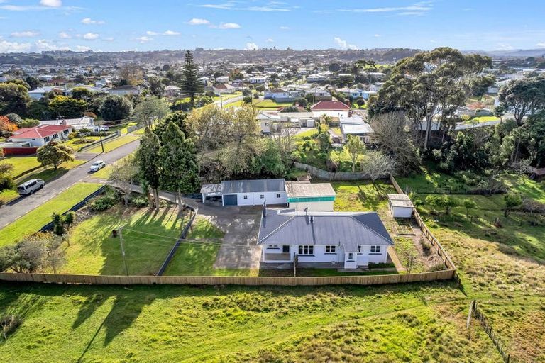 Photo of property in 33 Burns Street, Tawhero, Whanganui, 4501