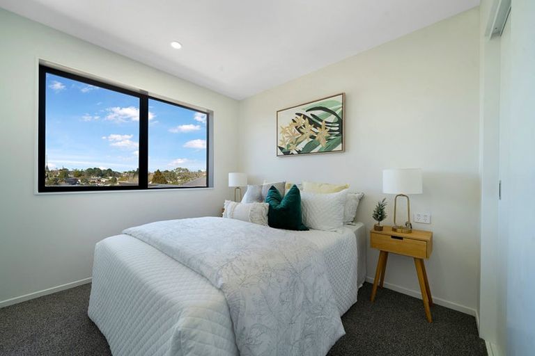 Photo of property in 11 Sarona Avenue, Glen Eden, Auckland, 0602