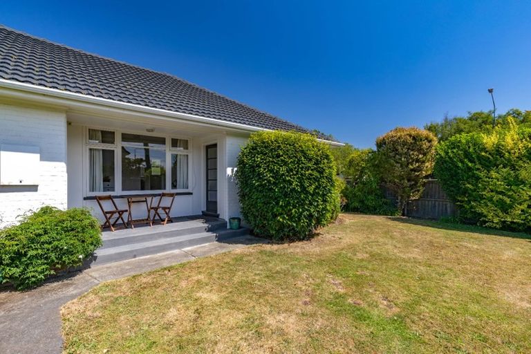 Photo of property in 2/116 Holly Road, St Albans, Christchurch, 8014