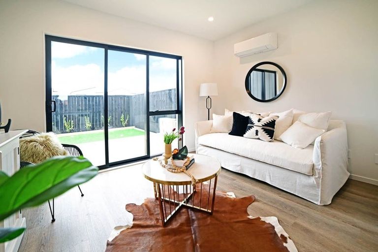 Photo of property in 15 Kiato Lane, Flat Bush, Auckland, 2019