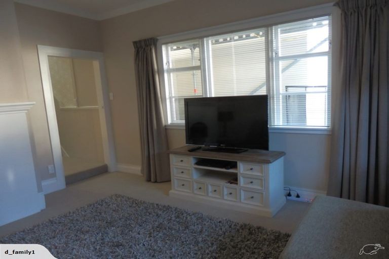 Photo of property in 30 Sussex Street, Mount Cook, Wellington, 6021