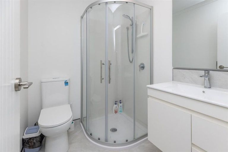 Photo of property in 2/18 May Street, Hamilton East, Hamilton, 3216