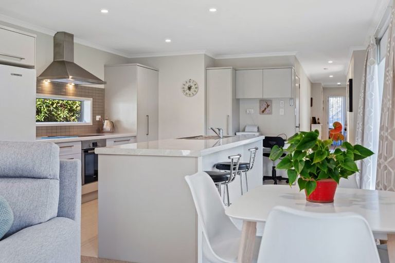 Photo of property in 27 Allington Place, Bethlehem, Tauranga, 3110