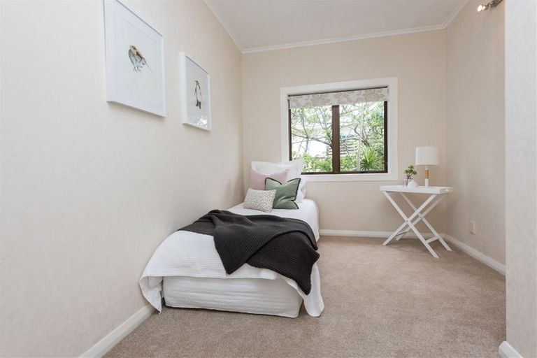 Photo of property in 22 Morrow Avenue, Bucklands Beach, Auckland, 2012