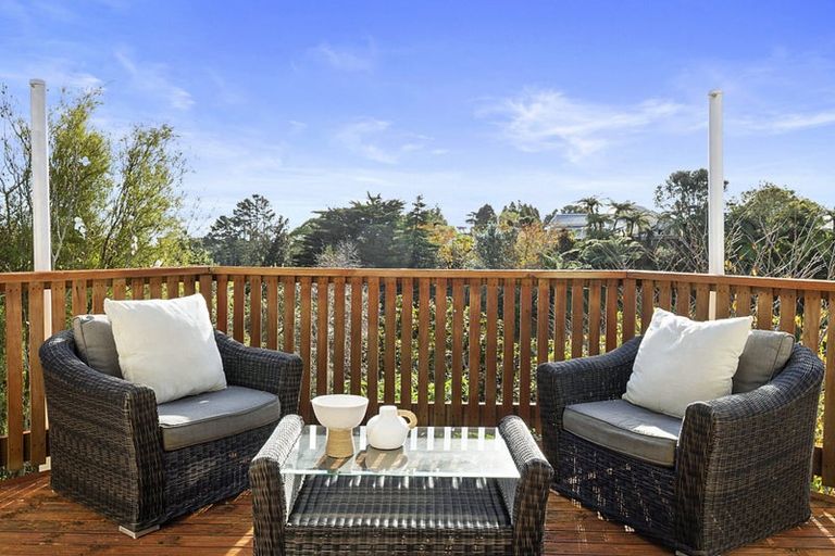 Photo of property in 6 Pararewa Drive, Whalers Gate, New Plymouth, 4310