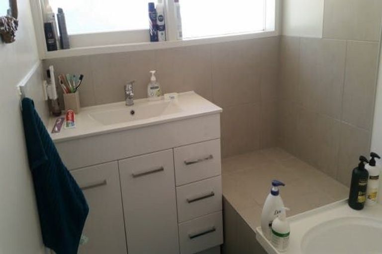 Photo of property in 19 Holmes Grove, Naenae, Lower Hutt, 5011